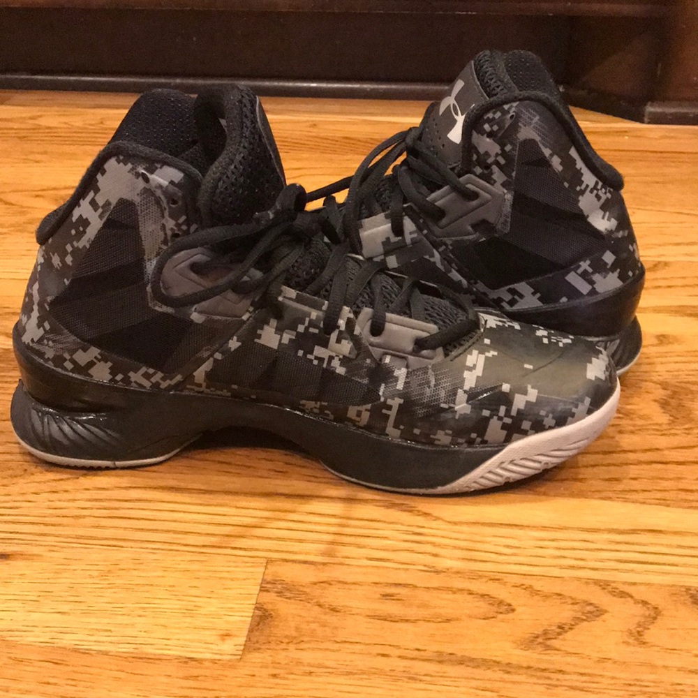 Gray and black camo Under Armour shoes size 9